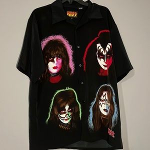 Vintage KISS Men’s Button Down. Size Large. Like New Condition. GREAT colors.